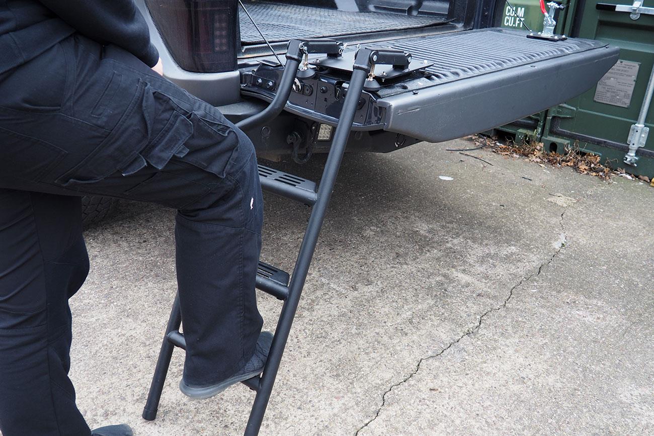 EasyStep - Pickup Truck Tailgate Ladder - Eagle 4x4