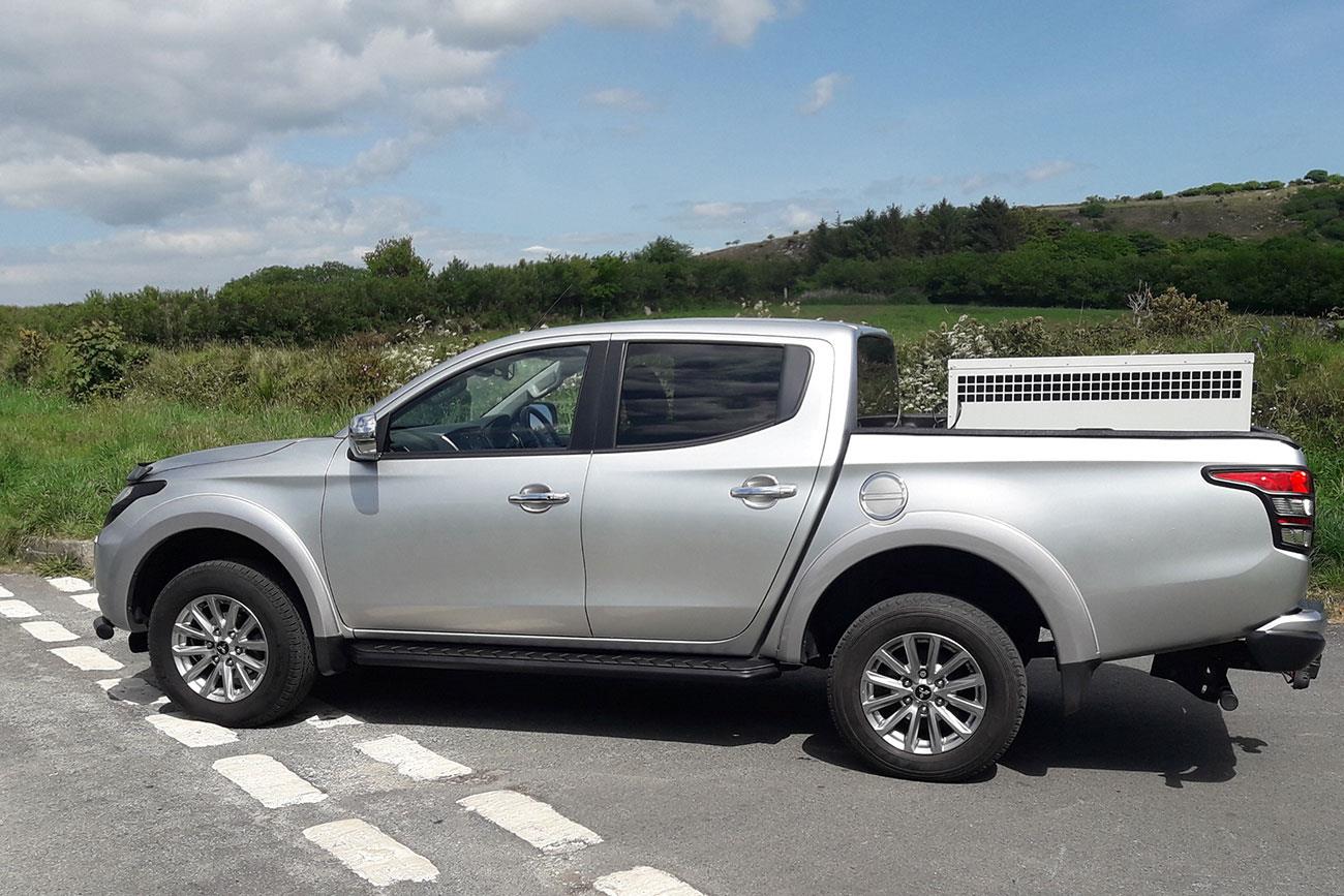 Mitsubishi L200 BLACK Side Steps - Alpine F1 Black Running Boards - Matt Black - Eagle 4x4