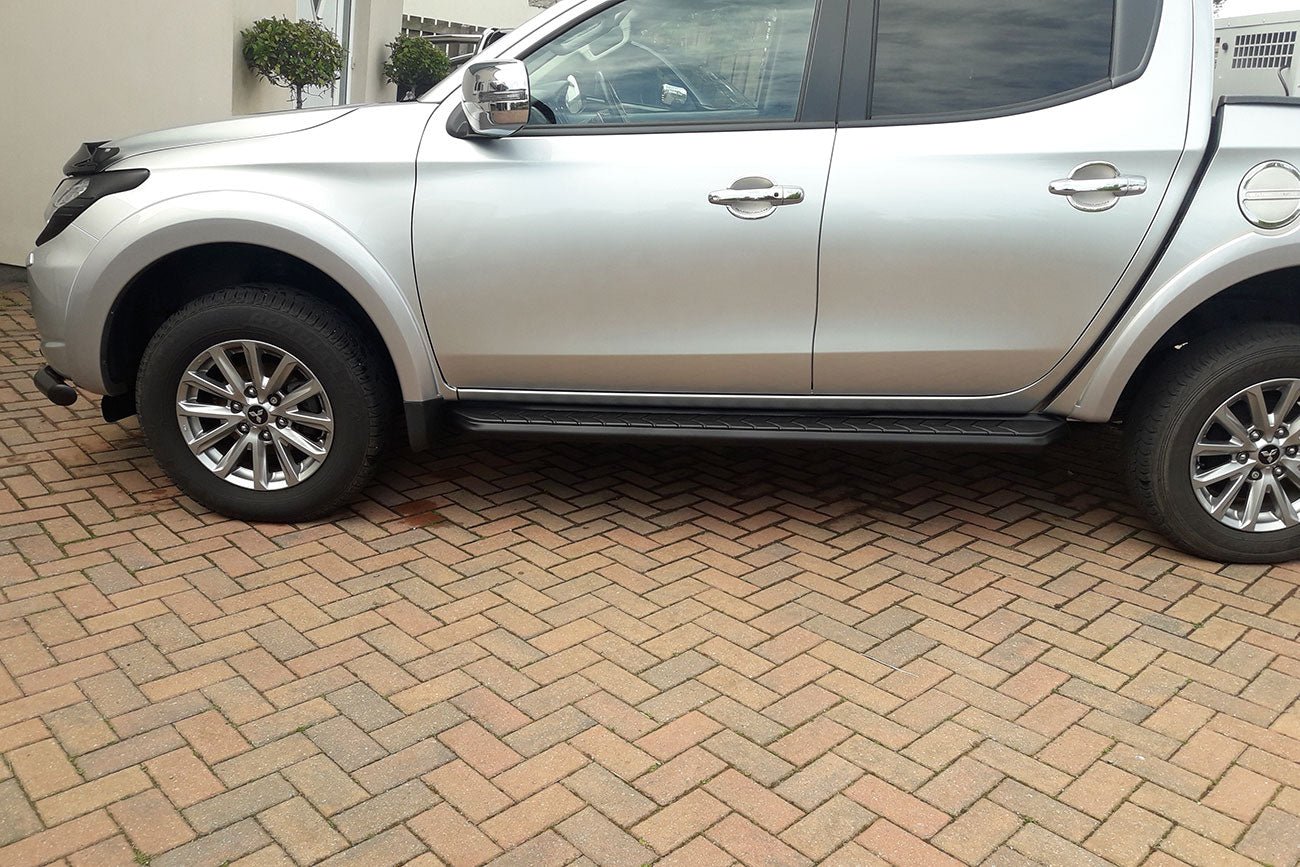Mitsubishi L200 Series 4 Alpine F1 Black Running Boards - Matt Black - Eagle 4x4
