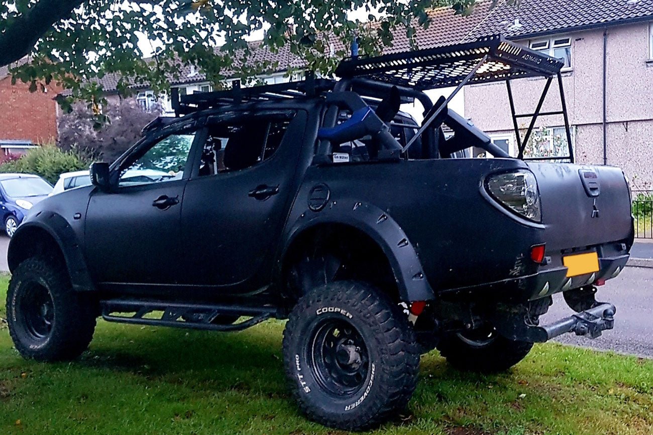 Mitsubishi L200 Series 4 F1 Style Roll Bar - Black - Fits with Tonneau Covers - Matt Black - Eagle 4x4
