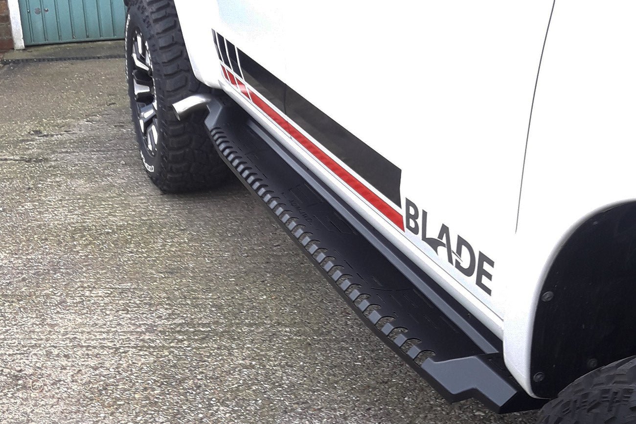 Mitsubishi L200 Series 6 FALCON V1 Side Steps 2019+ - Eagle 4x4