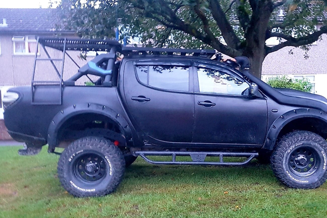 Nissan Navara D40 F1 Style Roll Bar - Black - Fits with Tonneaus - Matt Black - Eagle 4x4