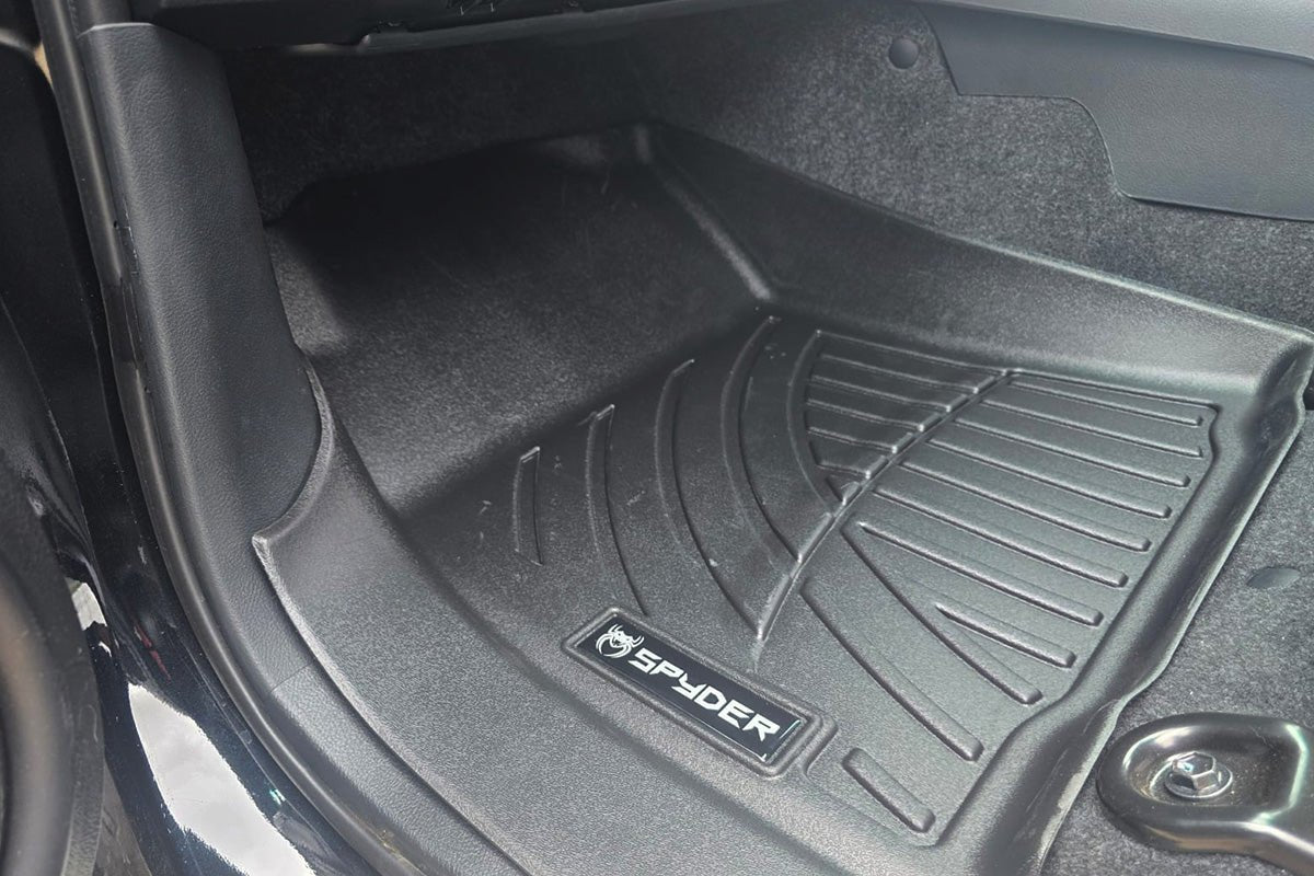 Toyota Hilux 2021+ Spyder Floor Mats - Full Set - Eagle 4x4