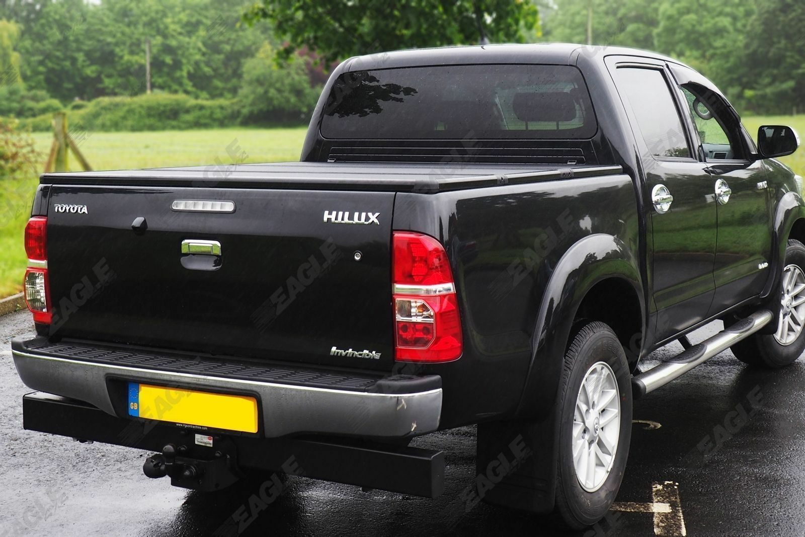 Toyota Hilux Eagle1 Hard Tri Fold Tonneau Cover - Eagle 4x4
