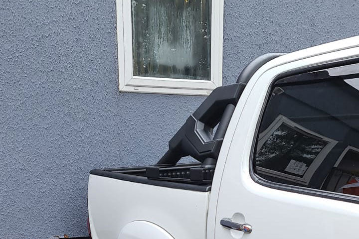 Toyota Hilux (Revo) F1 Style Roll Bar - Black - Fits with Tonneaus - Matt Black - Eagle 4x4