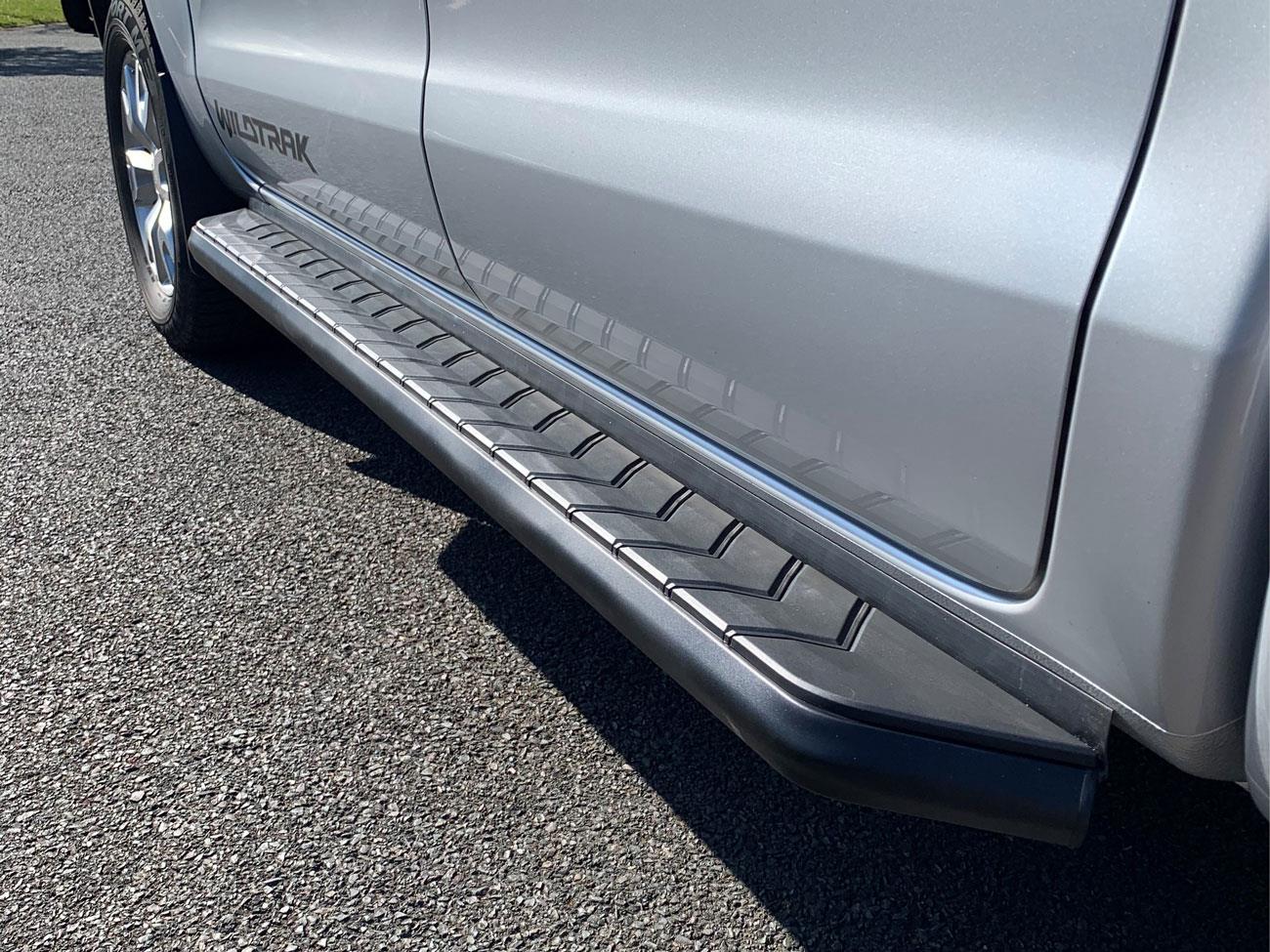 Isuzu D - Max 2021 - ALPINE F1 Running Boards - Side Steps - Matt Black - Eagle 4x4