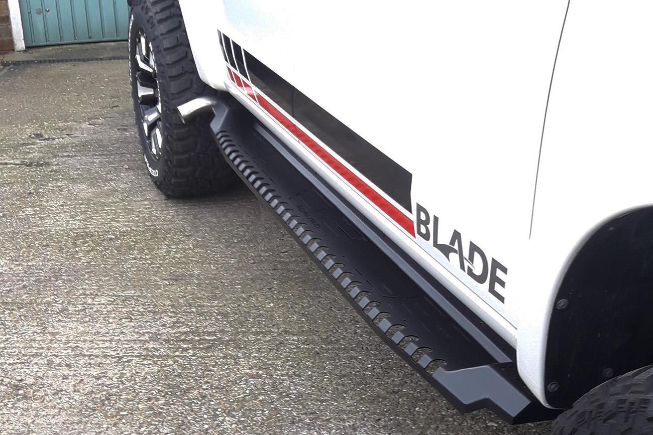Isuzu D - Max FALCON V1 Side Steps - Eagle 4x4