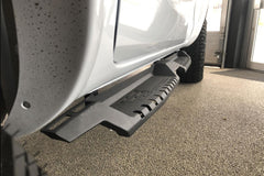Toyota Hilux SPYDER V2 Side Side Steps 2016+ - Eagle 4x4