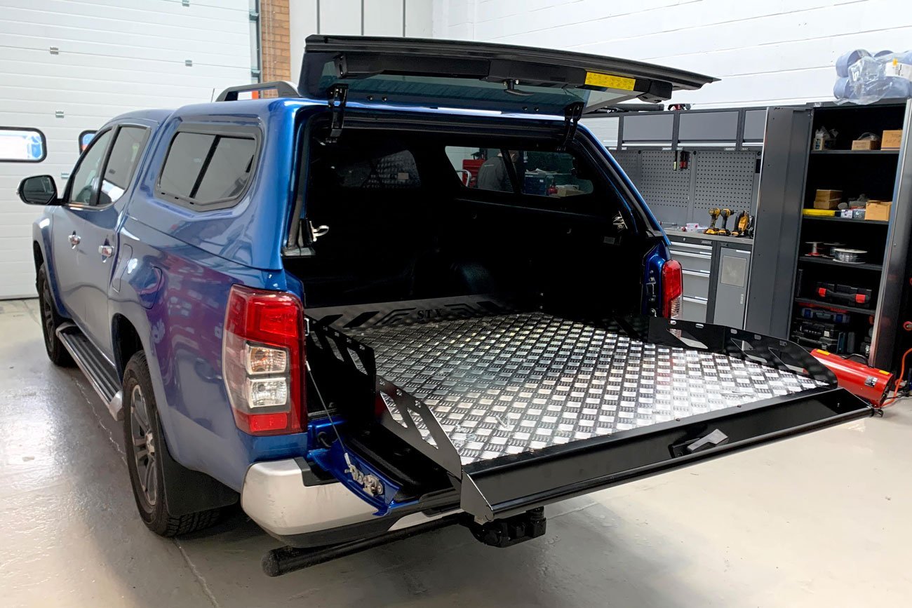 VW Amarok Hawk Truck Bed Sliding Tray - Chequered Plate - Eagle 4x4